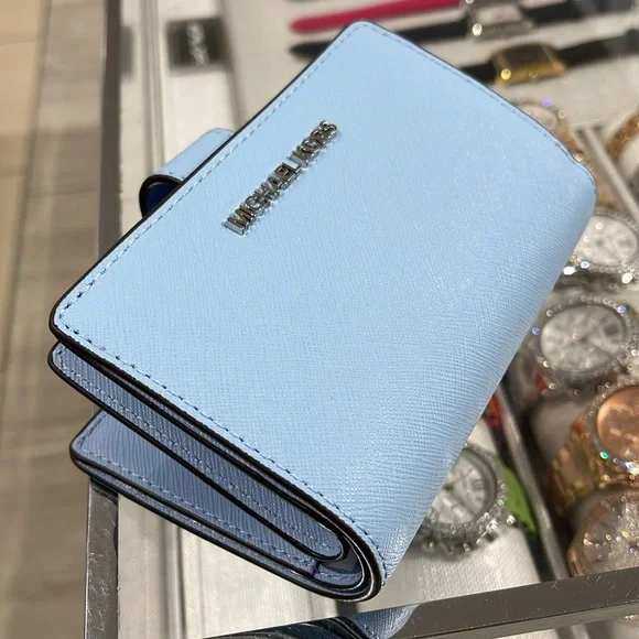 MICHAEL KORSi Medium Saffiano Leather Bifold WalletLIGHT SKYNWT